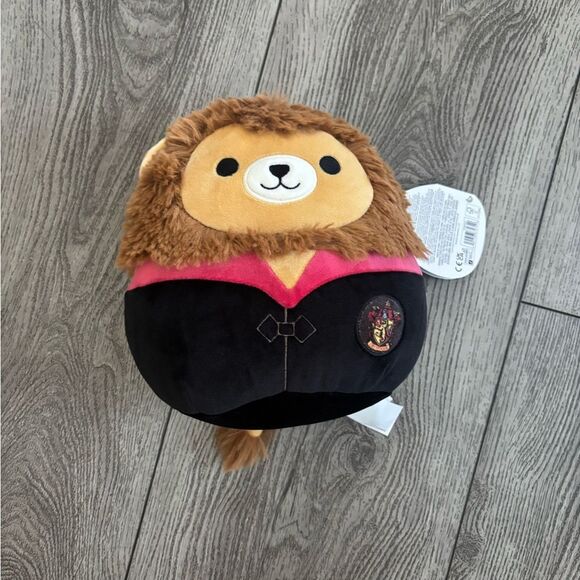 Squishmallows Gryffindor Lion Plush with Red and Black Outfit - Picture 1 of 3